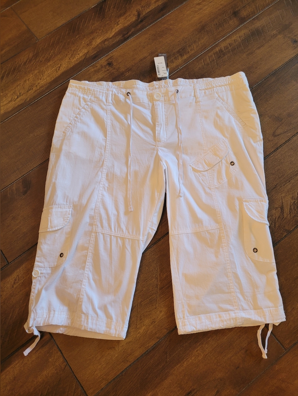 NWT Addition Elle Plus Petite White Cargo Capri